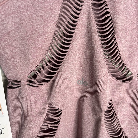 NWT ALO Yoga Line Tank Cut Out Dusted Plum Heather Size Medium - Picture 11 of 11